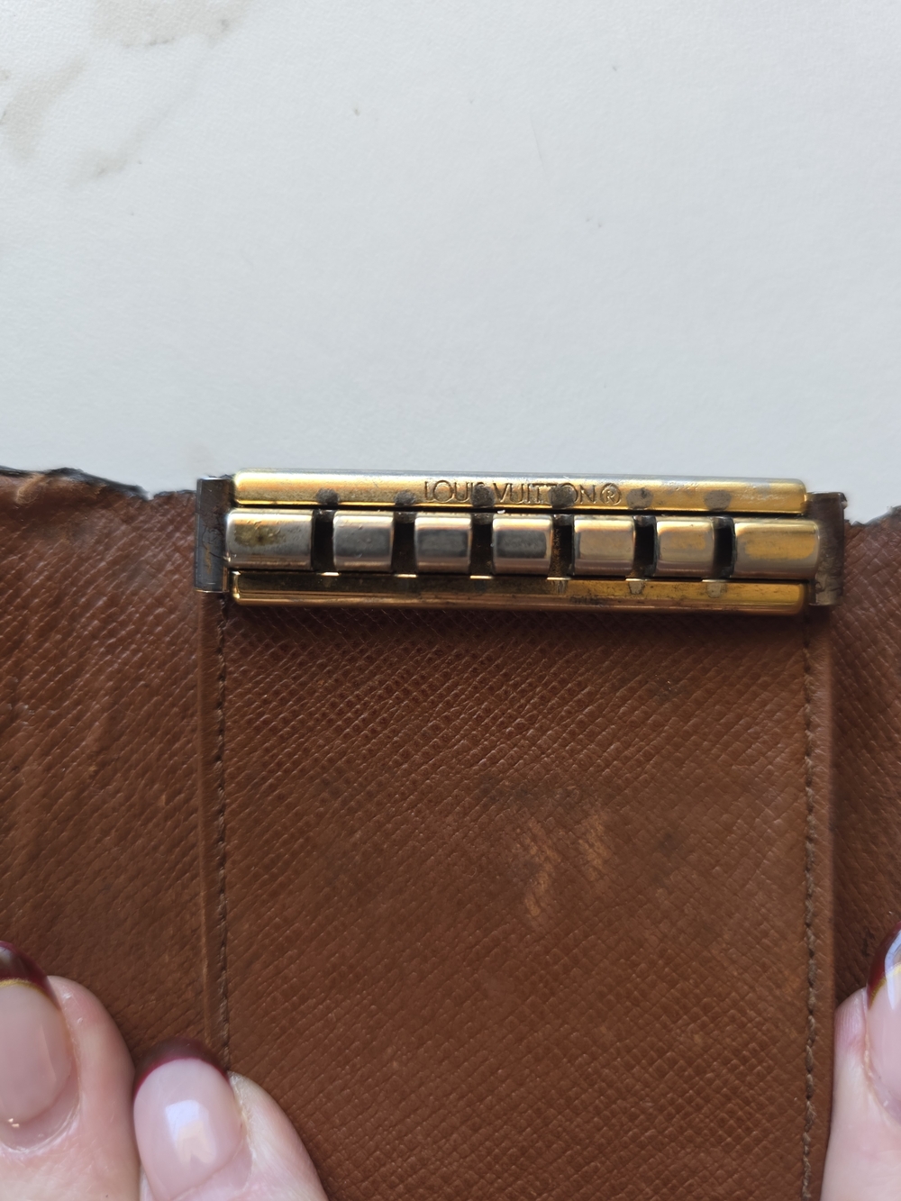 Louis Vuitton Monogram Canvas Key & Card Holder in Brown with Gold Snap - Picture 4 of 8